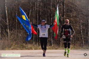 Maratonul 98 Cu drapelele Romaniei, Bulgariei si Uniunii Europene